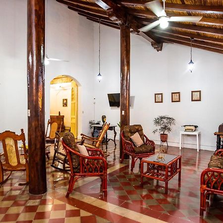 Hostal Victoria กรานาดา ภายนอก รูปภาพ