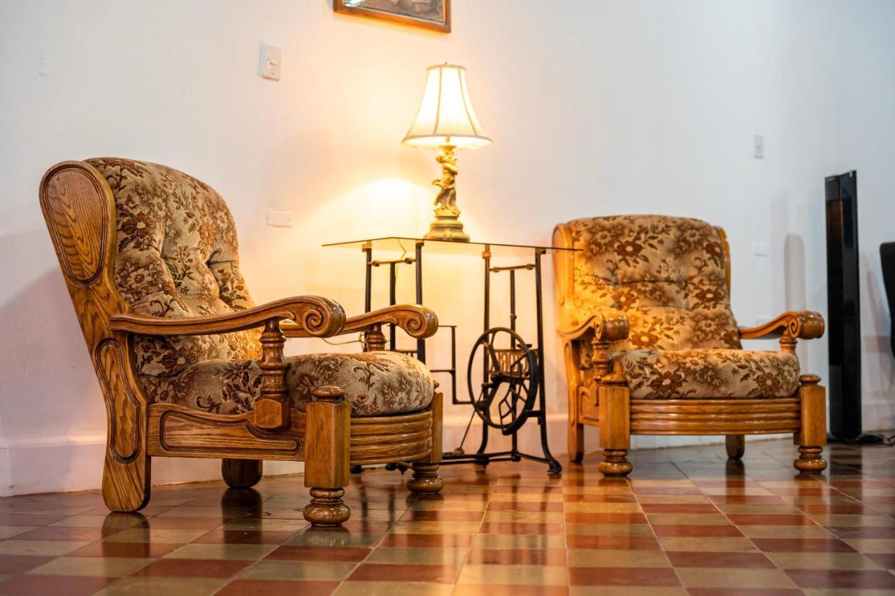 Hostal Victoria กรานาดา ภายนอก รูปภาพ
