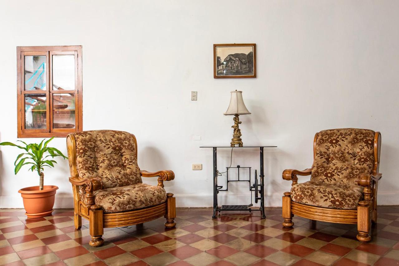 Hostal Victoria กรานาดา ภายนอก รูปภาพ
