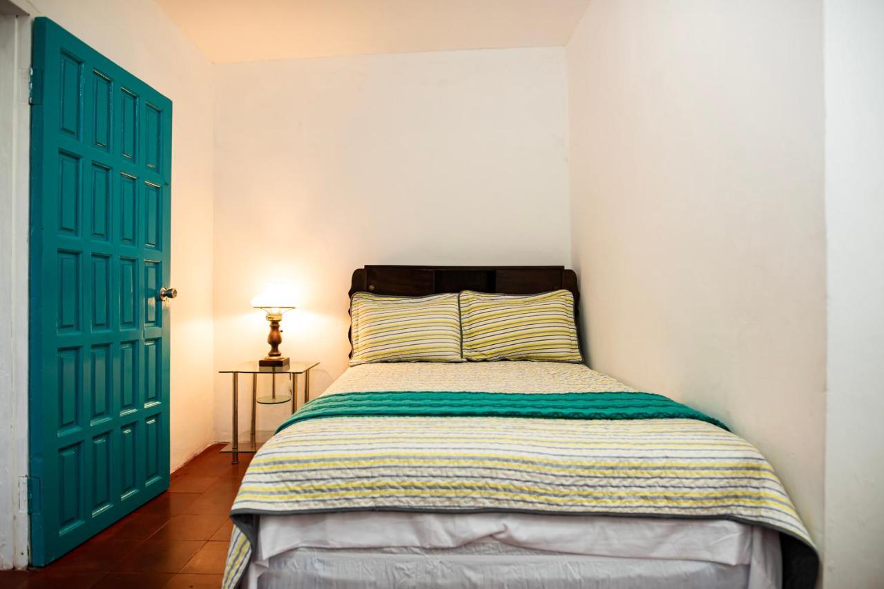 Hostal Victoria กรานาดา ภายนอก รูปภาพ
