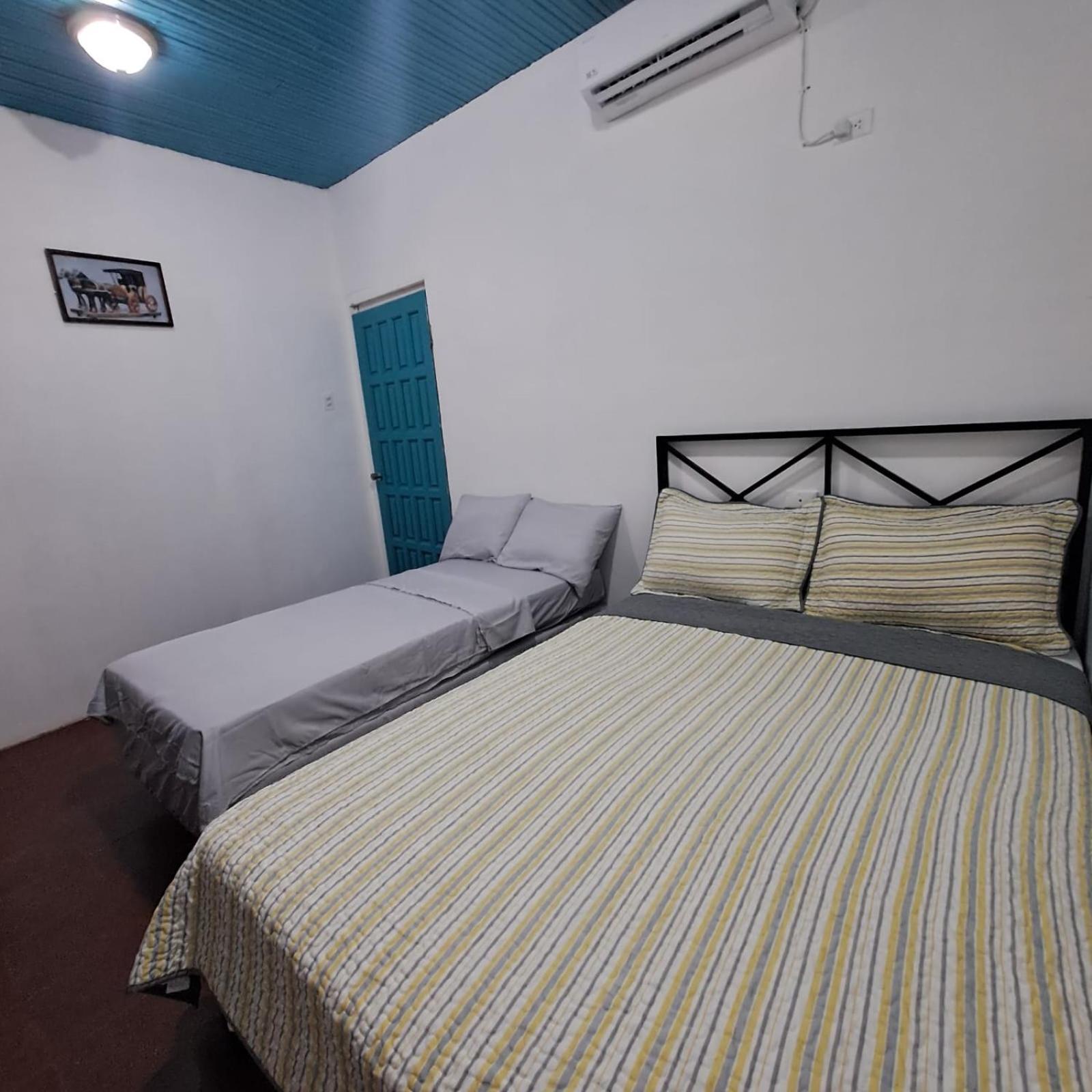 Hostal Victoria กรานาดา ภายนอก รูปภาพ