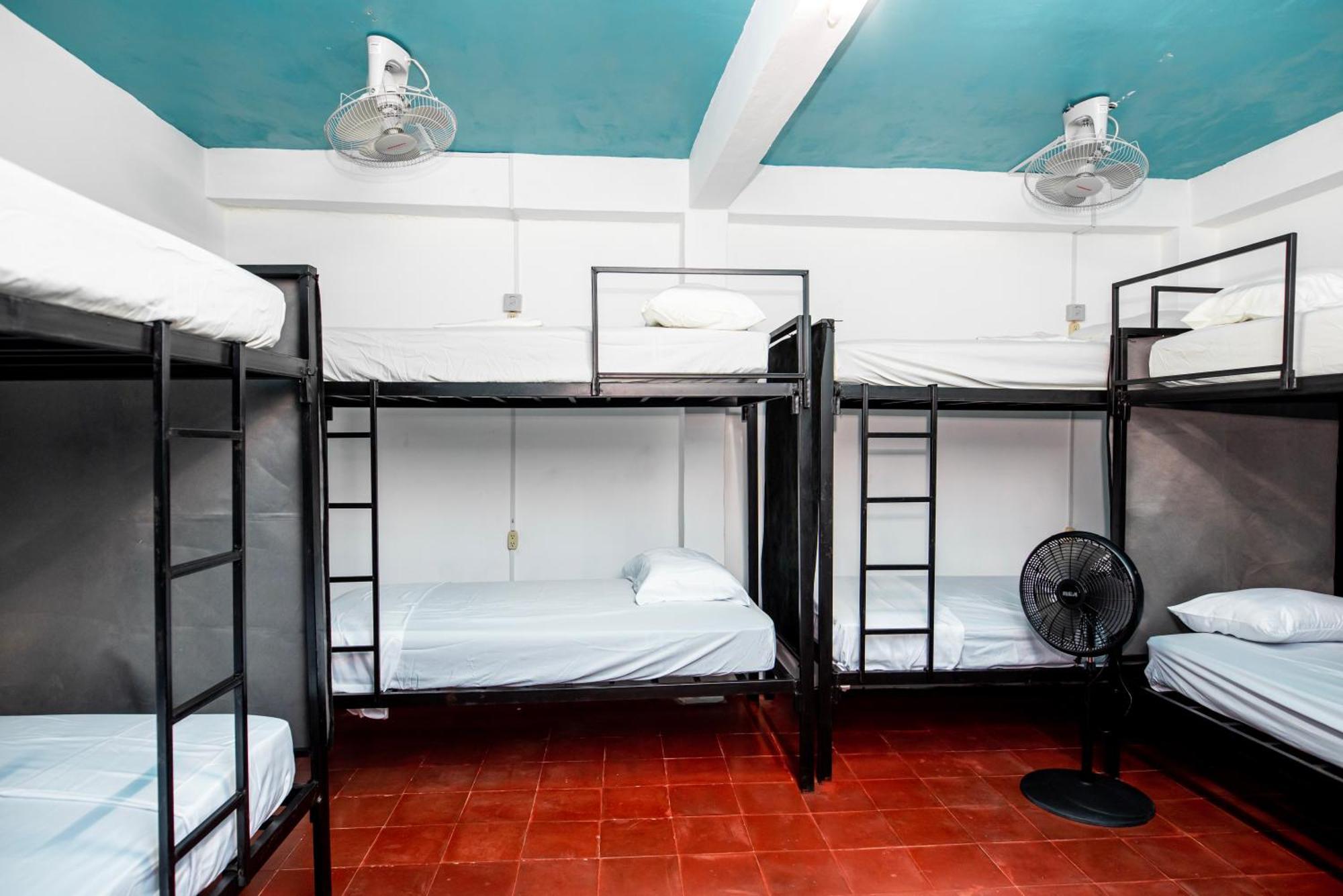 Hostal Victoria กรานาดา ภายนอก รูปภาพ