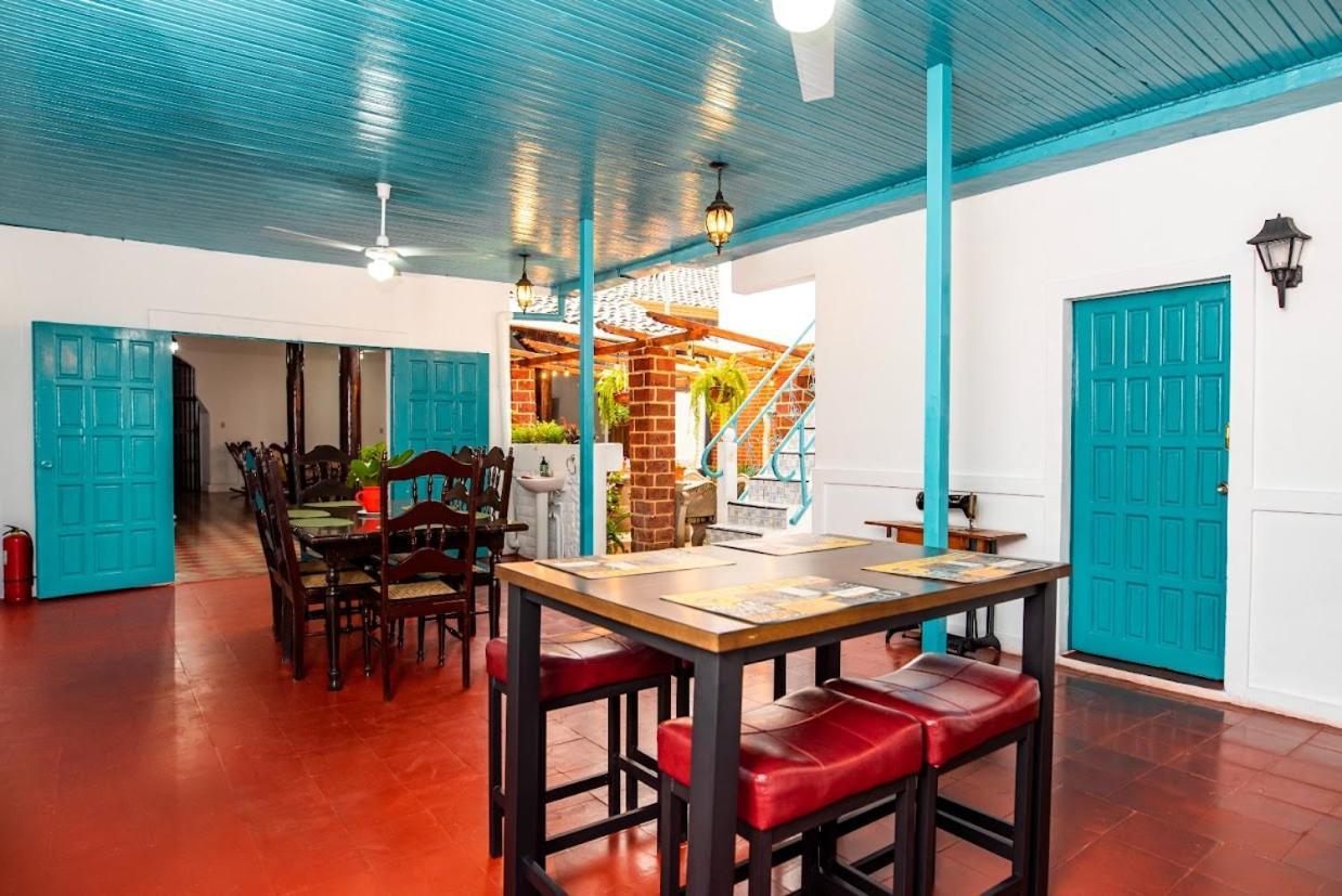Hostal Victoria กรานาดา ภายนอก รูปภาพ